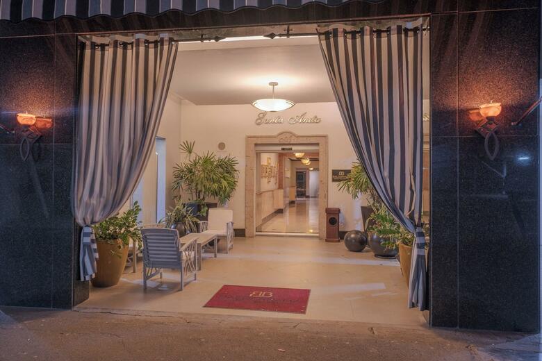 Santa Anita Hotel