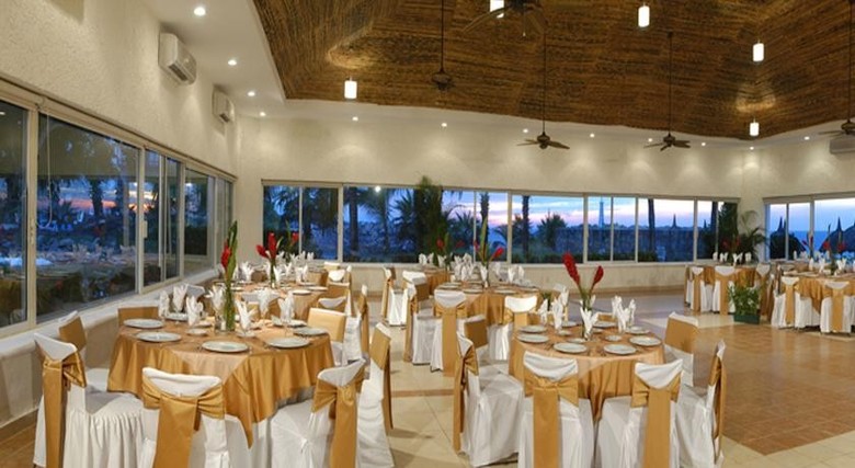 Hotel El Cid El Moro Beach
