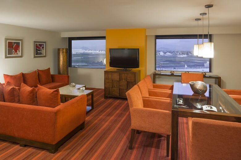 Hotel Camino Real Aeropuerto