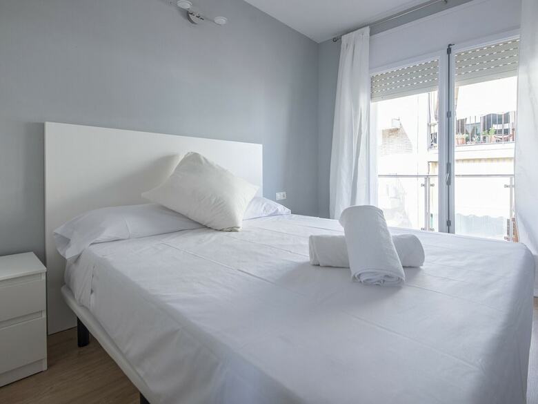 Apartamentos Montserrat 32, R68