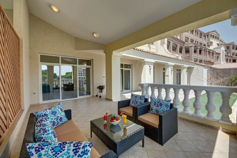 J5 Holiday Homes 3br Apartment