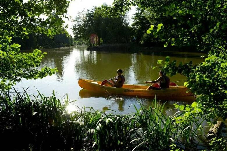 Camping Les Lacs de Courtes - G�tes