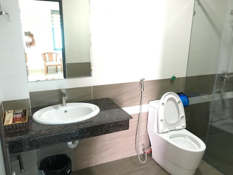 Sunshine Hotel