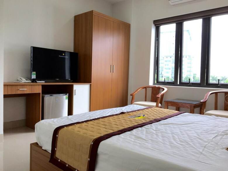Sunshine Hotel