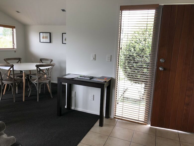 Apartamentos Sunrise Retreat With Lake View
