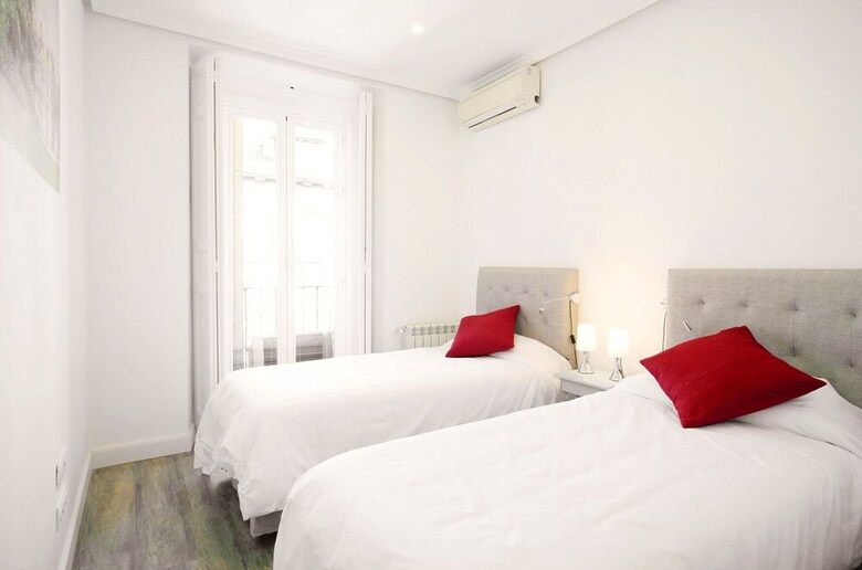 Apartamentos Dobo Homes Puerta Del Sol I