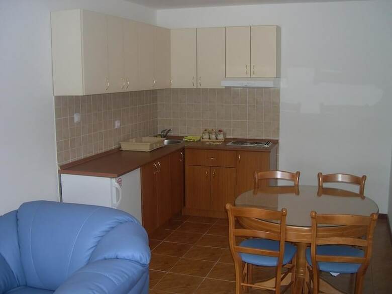 Adeona Apartments - On The Beach
