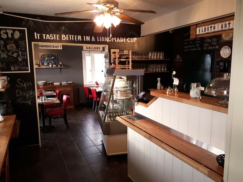Hotel Eldst� Art Caf� Guesthouse