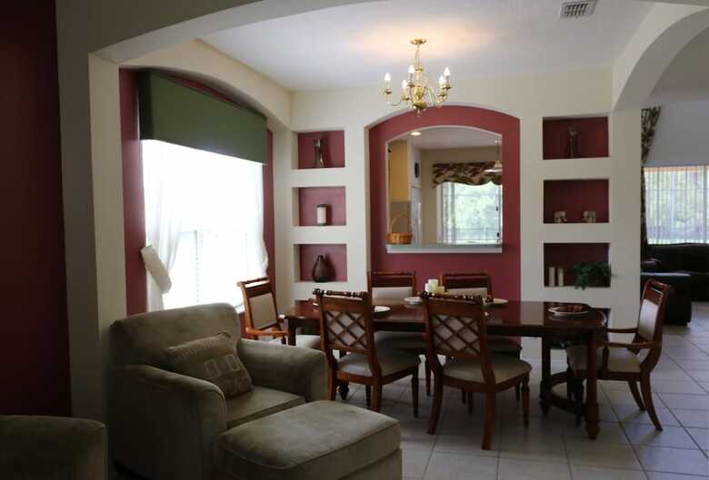 7br 4.5ba Home In Emerald Island Resort By Cv-2708