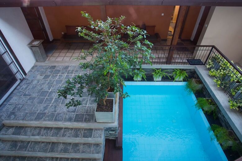 Hotel Jasmine Breeze - 4 Bedroom Villa