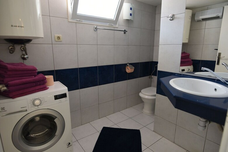Apartments Mariani - Near Split Riva