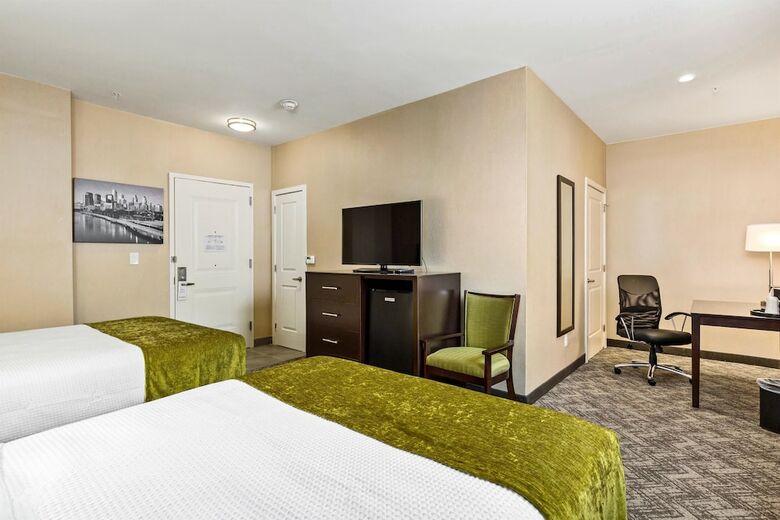 Best Western Plus Philadelphia-pennsauken Hotel