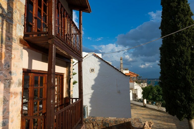 Homes Of Cretan Tradition