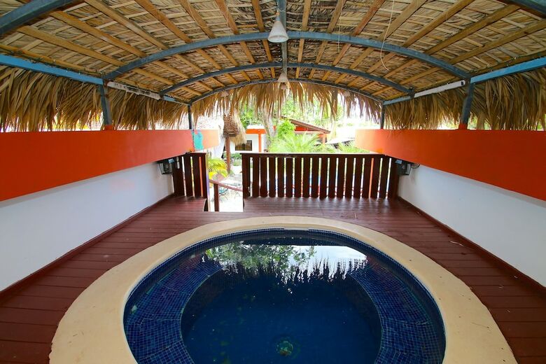 Hotel Oasis Adult Resort