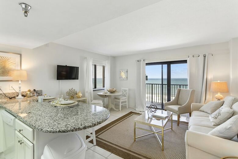 Tropical Suites At Sunglow Resort