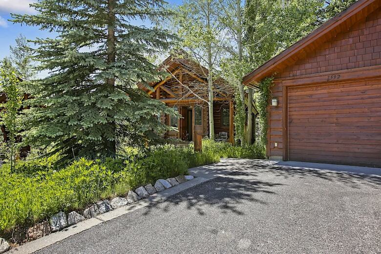 Abode At Moosehead Cabin