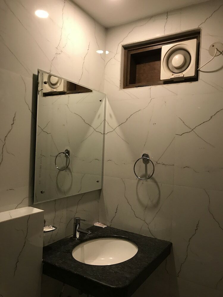 Hotel Avtar At New Delhi Railway Station