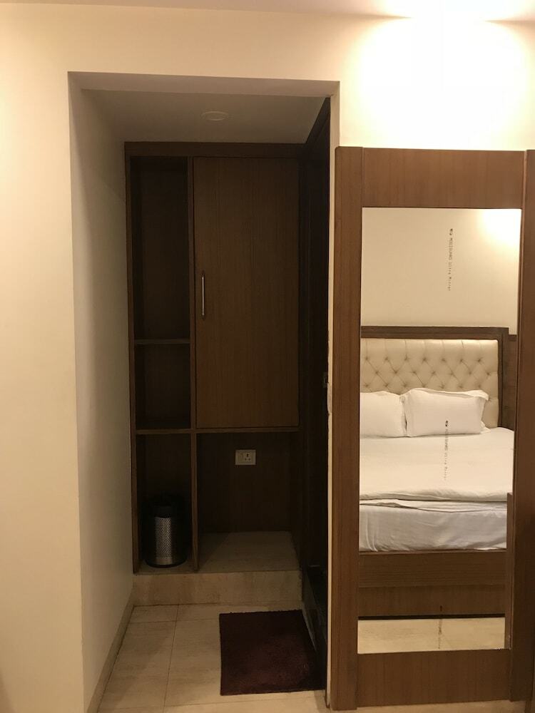 Hotel Avtar At New Delhi Railway Station