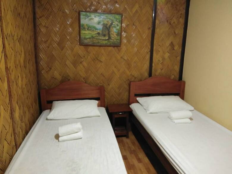 Hotel Nelly's Nipa Hut