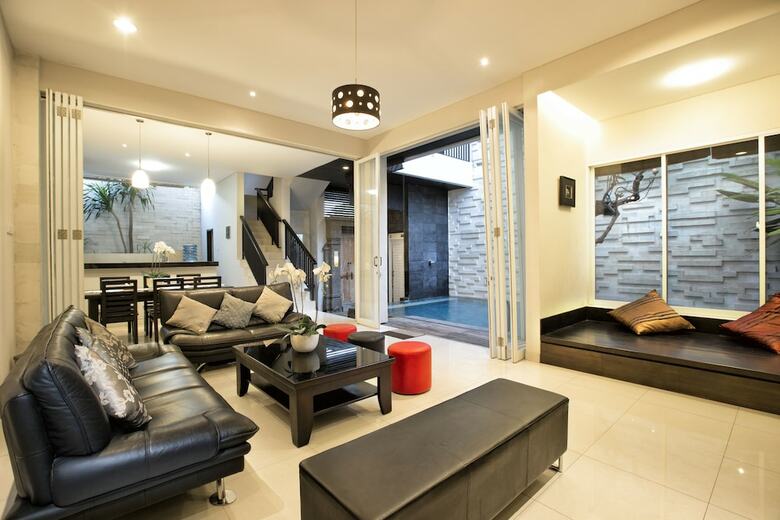 Bed & Breakfast Inkuta Residence And Villa