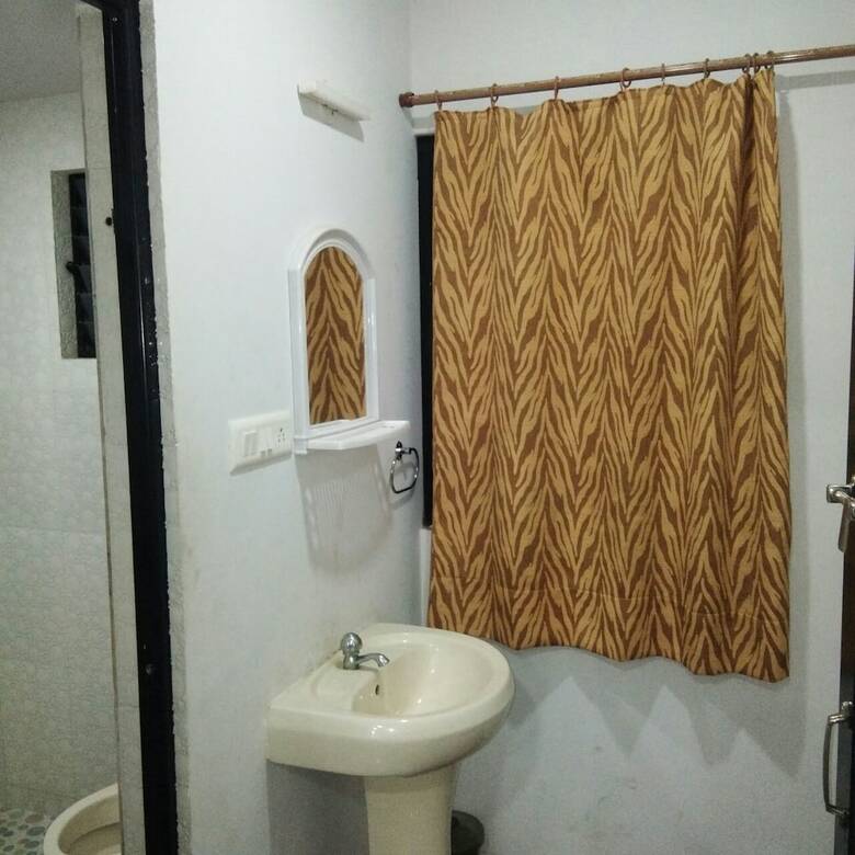 Hiriz Hotel Dollar