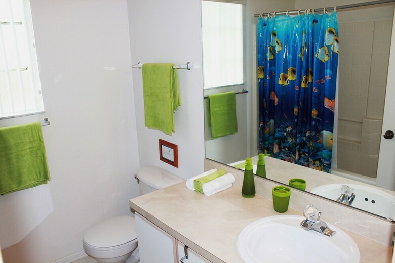 Ov3868 - Hampton Lakes - 5 Bed 3 Baths Townhome