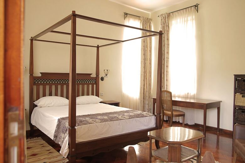Hotel Zereniti House