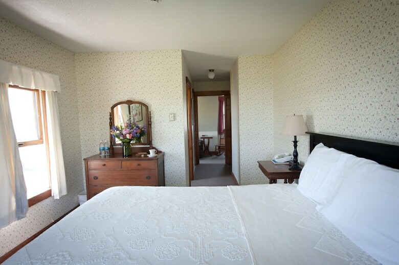 Hotel East Wind Inn