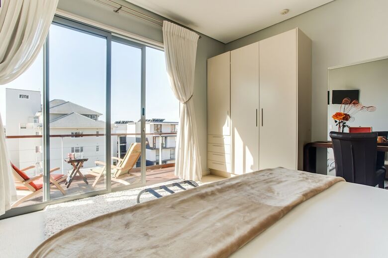 The One 8 Hotel