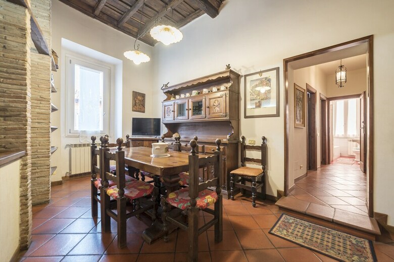 Trastevere Roomy Apartment
