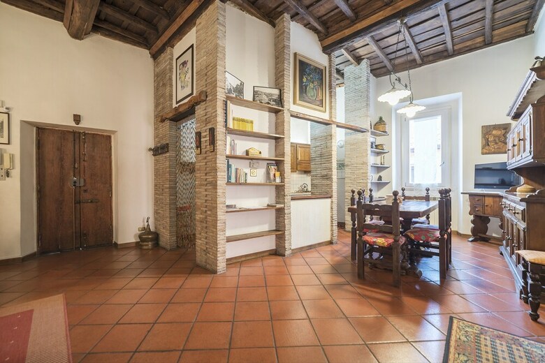 Trastevere Roomy Apartment
