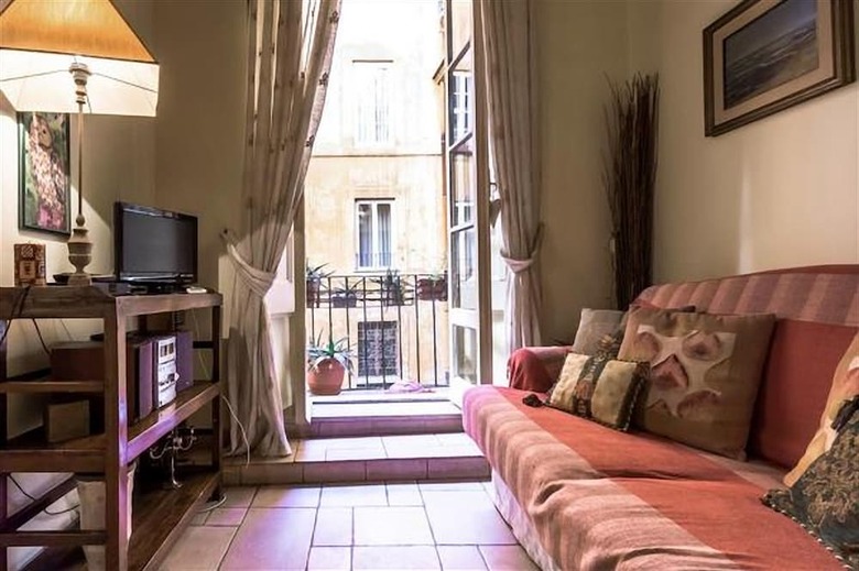 Apartamento Monserrato Historical Home