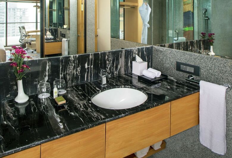 Hotel Doubletree By Hilton Ahmedabad