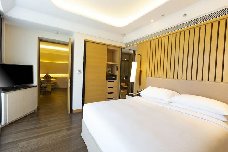 Hotel Doubletree By Hilton Ahmedabad
