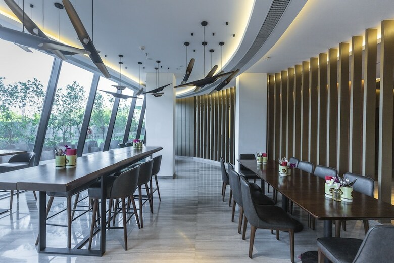 Hotel Doubletree By Hilton Ahmedabad
