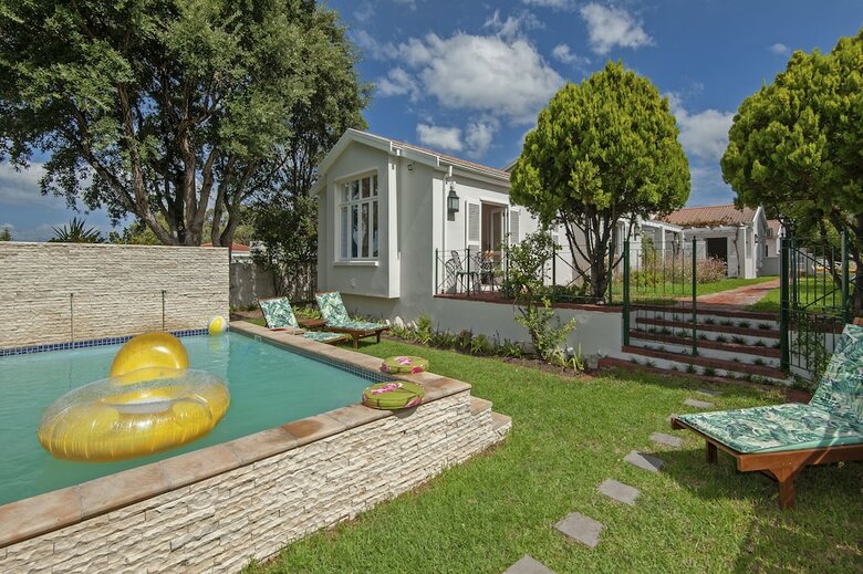 Hotel Malayla Guesthouse - Adults Only