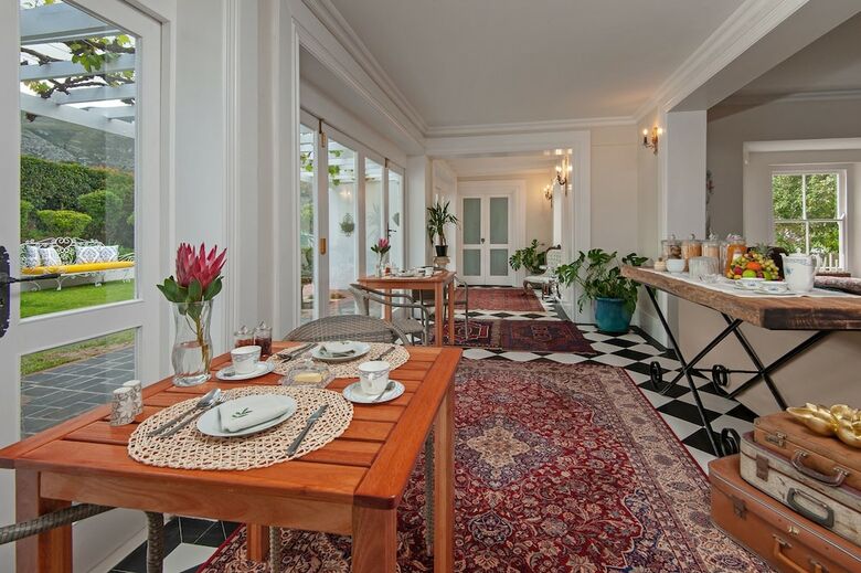 Hotel Malayla Guesthouse - Adults Only