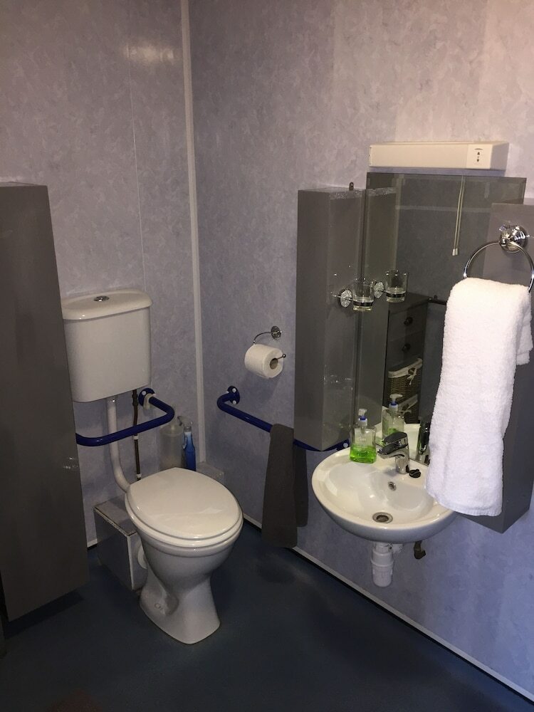 Hotel Pisgah Guest House