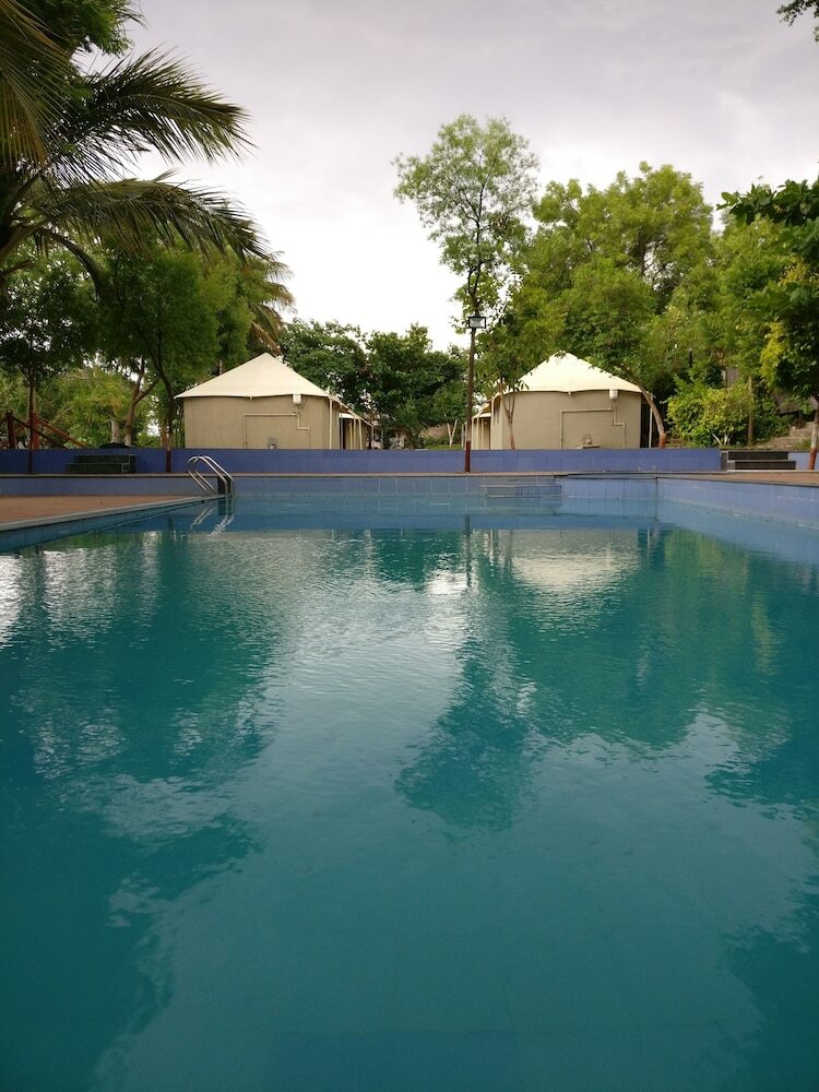 Hotel Hiranya Resorts