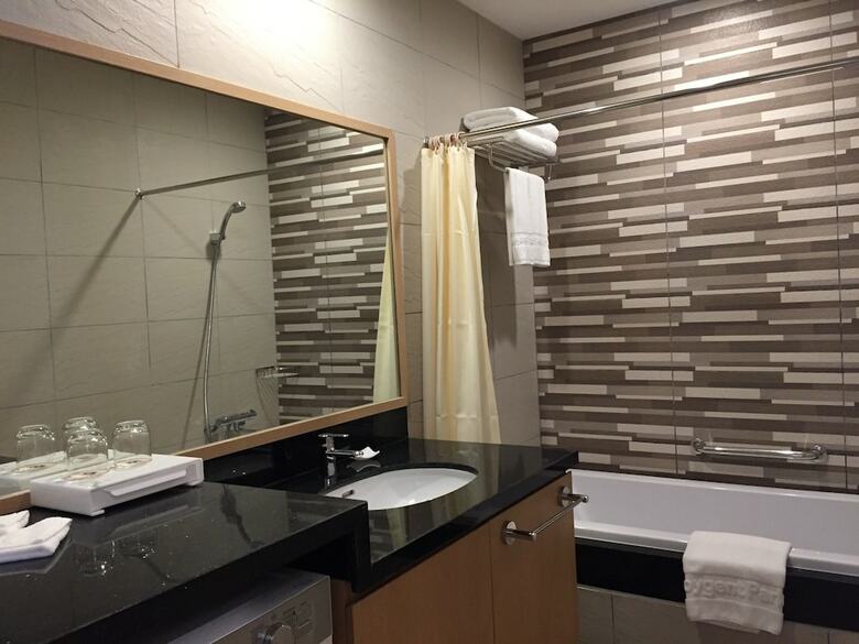 Hotel Roygent Parks Hanoi