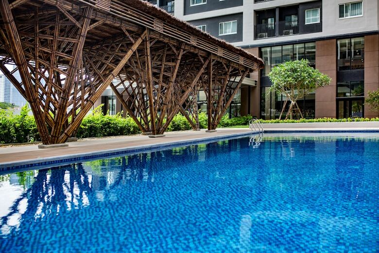 Hotel Roygent Parks Hanoi