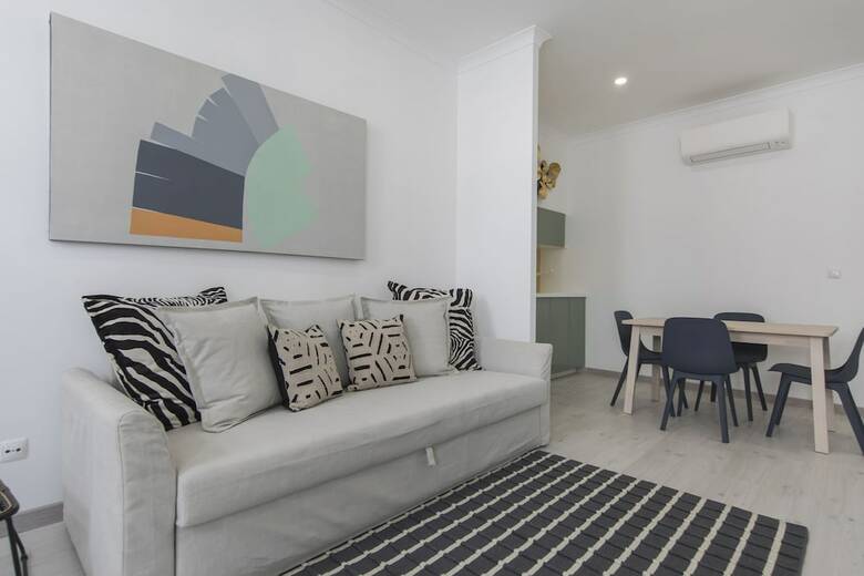 Apartamentos Principe Real Elegant Flat With Terrace