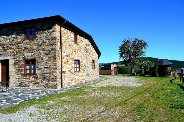 Apartamentos Rurales Ron