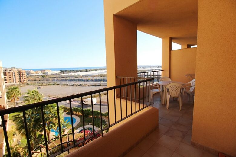 Albardi 3�a - Magn�fico Apartamento En Aguadulce