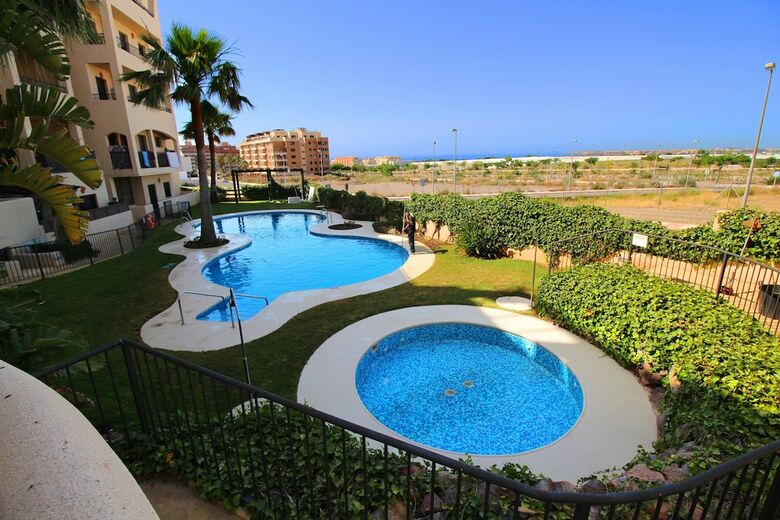 Albardi 3�a - Magn�fico Apartamento En Aguadulce