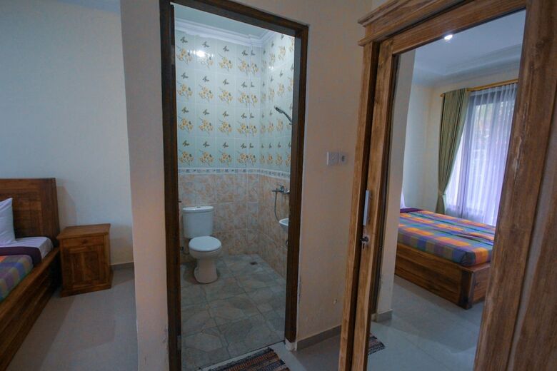 Hotel Pramewari Homestay