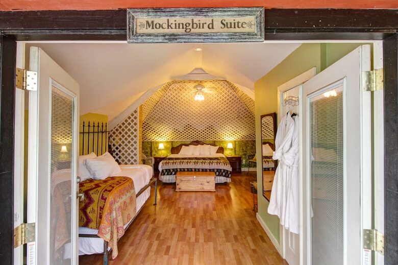 Bed & Breakfast Inn On The Riverwalk