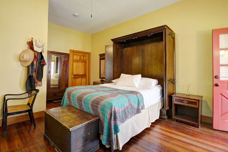 Bed & Breakfast Inn On The Riverwalk