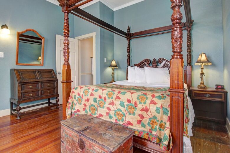 Bed & Breakfast Inn On The Riverwalk