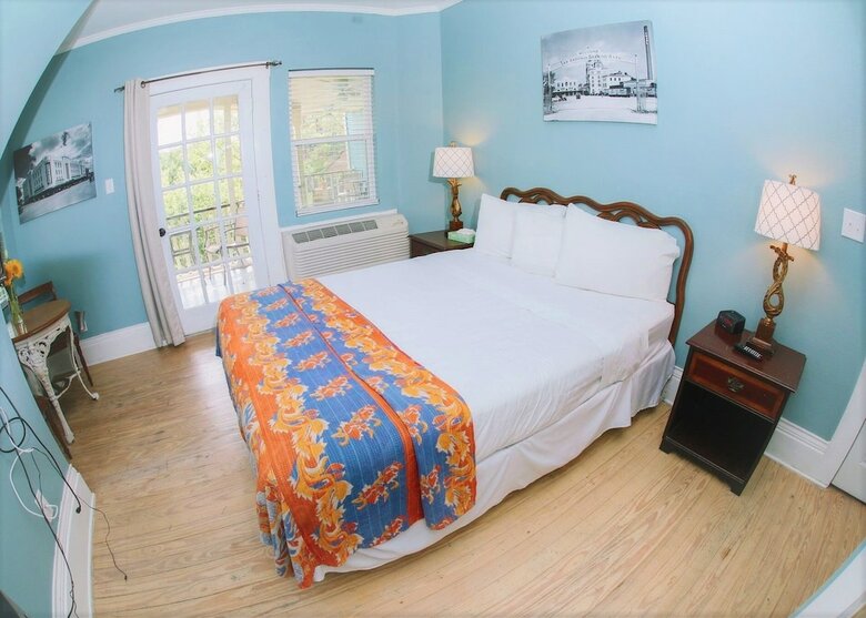 Bed & Breakfast Inn On The Riverwalk